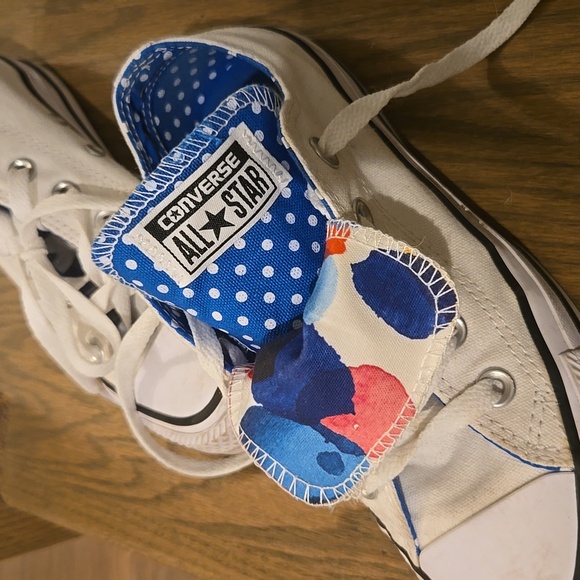 Women's Size 5 Converse Chuck Taylor All Star Tennis Shoe. - Picture 3 of 5